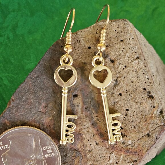 💖🗝️L-O-V-E "SPELLed" Out💖🗝️Key Earrings - NWOT💖🗝️ - Picture 4 of 6